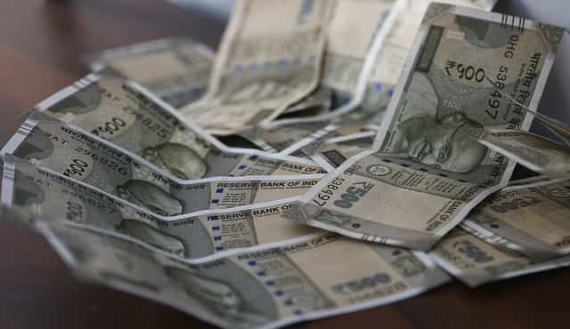 Rupee in freefall! Hits new all-time low against US dollar