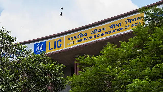 LIC shares hit fresh low; down 24% from issue price