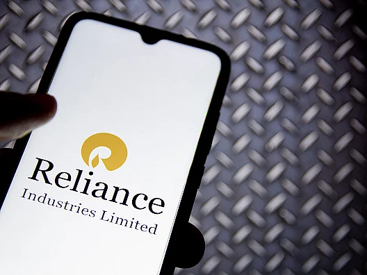 Reliance share price drops 2.7% to ₹1,436.85 on the BSE