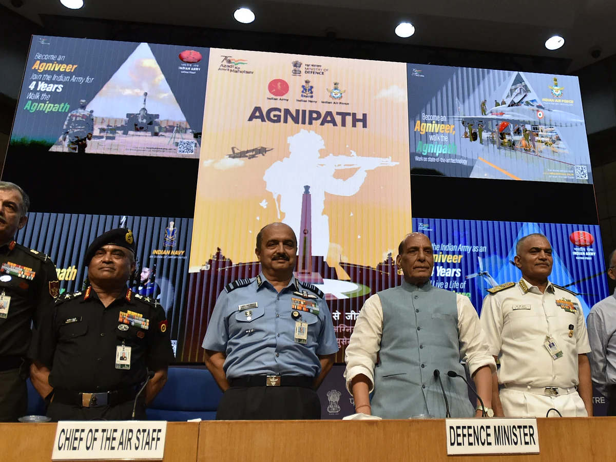 Minister of Defence of India Rajnath Singh, Indian air force Chief Air Chief Marshal Vivek Ram Chaudhari, Indian Army Chief General Manoj Pande, Indian navy chief Admiral R. Hari Kumar, defence secretary of India Ajay Kumar, addresses a Press Conference announcing Agnipath Scheme.