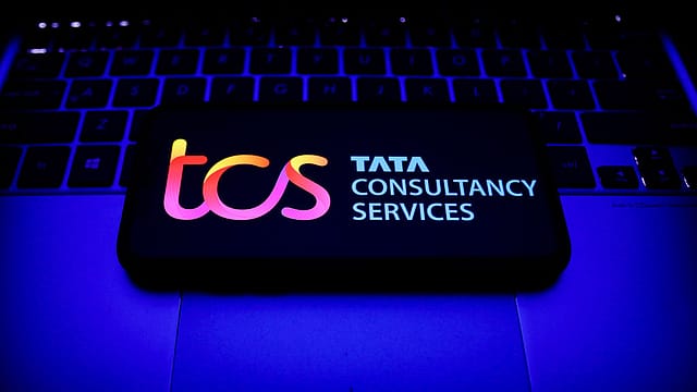 TCS doles out up to 8% salary hikes; staff strength crosses 6 lakh TCS doles out up to 8% salary hikes; staff strength crosses 6 lakh