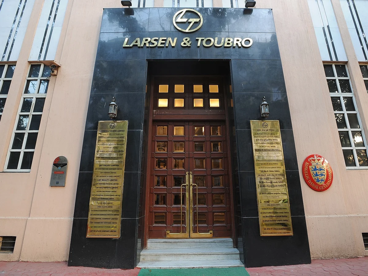 A project worth ₹2,500 crore to ₹5,000 crore is classified as a large project by L&T.