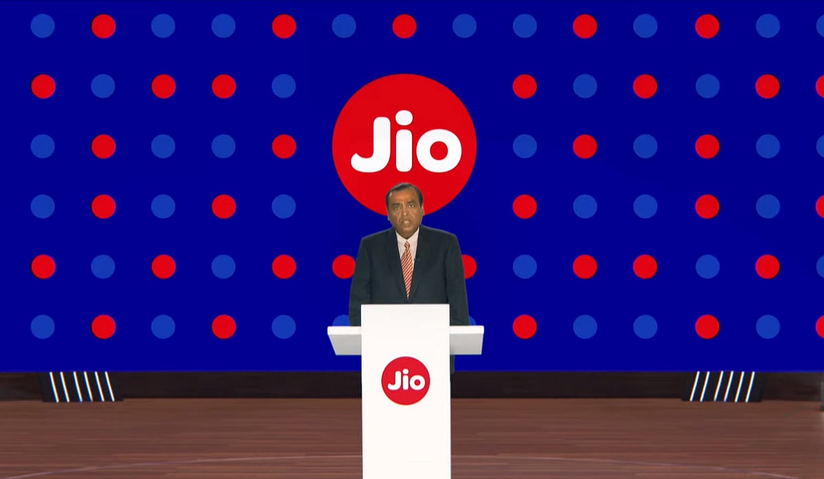 RIL shares jump 3% as street gives thumbs up to Q4; should you buy, hold, or sell Reliance stock?