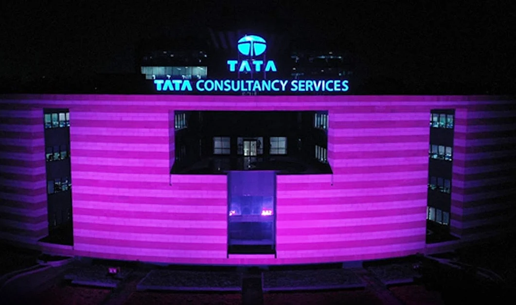 TCS share rises nearly 1% on Thursday 