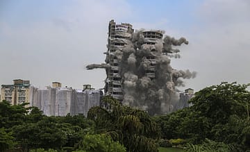 Noida’s Supertech Twin Towers demolished: Watch video 