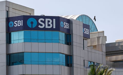 SBI shares rise 2.1% to ₹586.05 on the BSE on Friday