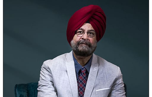 Dr. Avtar Singh successfully does 2000 Robotic Knee Replacements at Amandeep Hospital