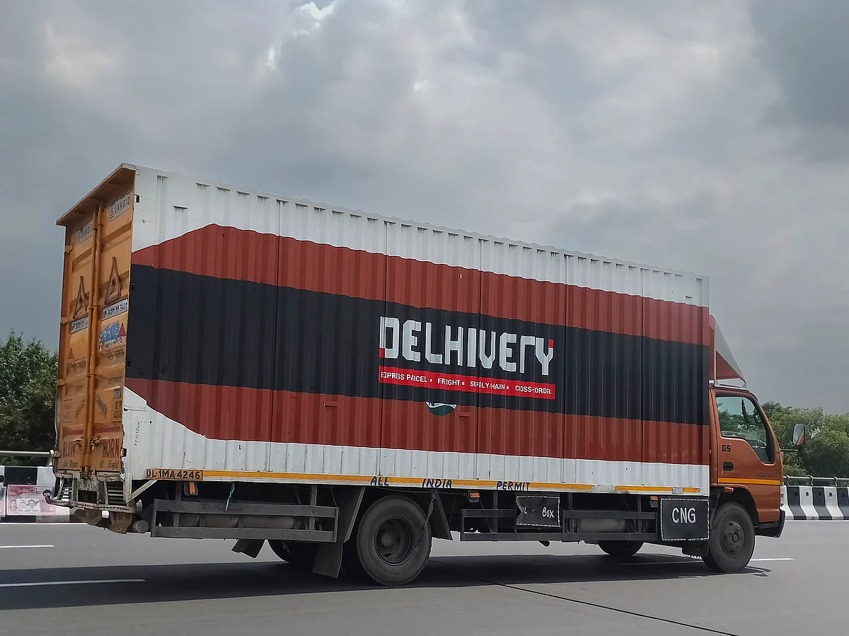 A Delhivery truck.