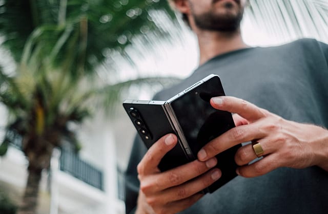 Foldable smartphone market to grow 52% in 2023; high prices a hurdle: Report