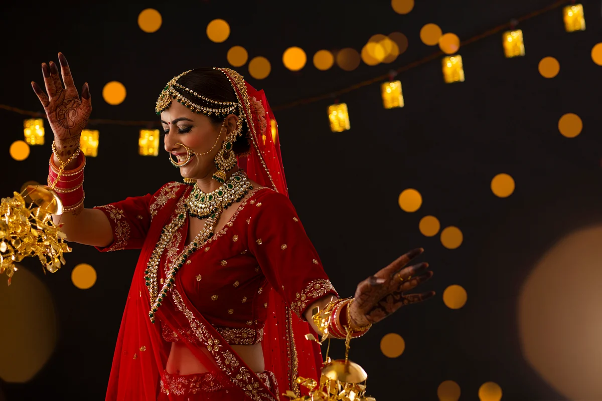 With people more than willing to get wedding-ready with rental clothes, the rental wedding fashion market is growing into a bustling business.