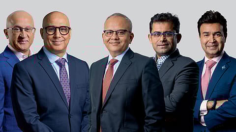 From Left: Rajesh Saluja, CEO & MD, ASK Wealth Advisors; Dhiraj Relli, MD & CEO, HDFC Securities;
Ashish Gumashta, executive chairman, Julius Baer India; Ashish Shanker, MD & CEO, Motilal Oswal Private Wealth; and Vijay Chandok, MD & CEO, ICICI Securities