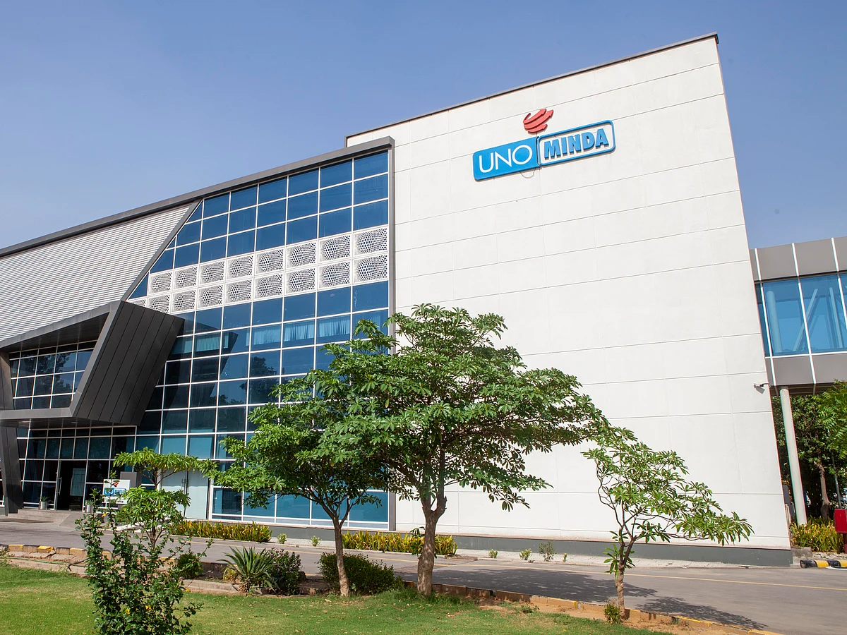 Uno Minda shares hit a 52-week high of ₹1,025 on the National Stock Exchange (NSE).