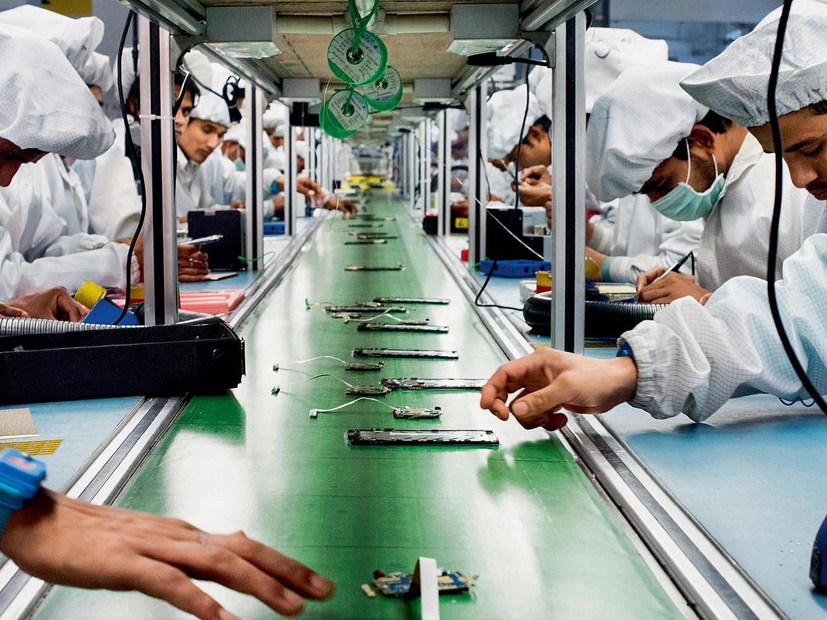 Companies registered the quickest expansion in international sales for six months.