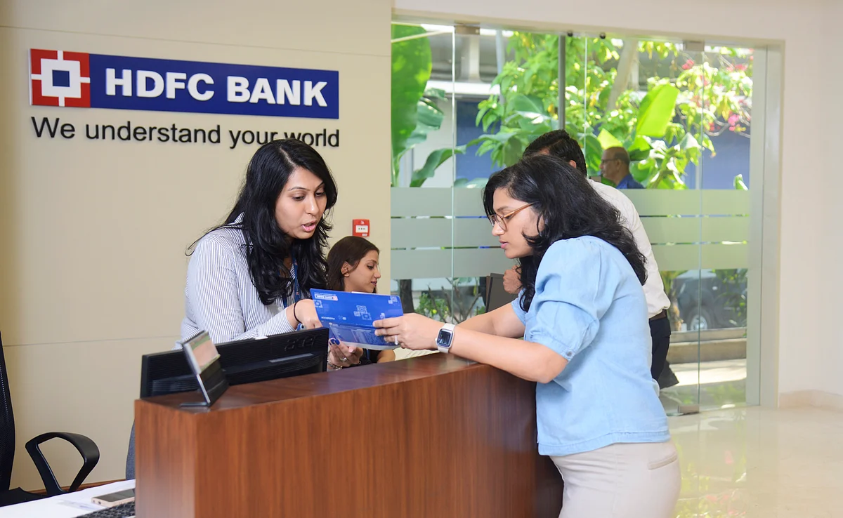 HDFC Bank shares are trading 0.40% down at ₹1,442.90 on the BSE today. 