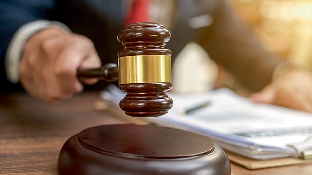 Foreign Law Firms in India: 
Hurdles Await Foreign Law Firms in India: 
Hurdles Await