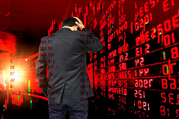 Waaree Energies shares fall 5% despite clarification on U.S. customs determination