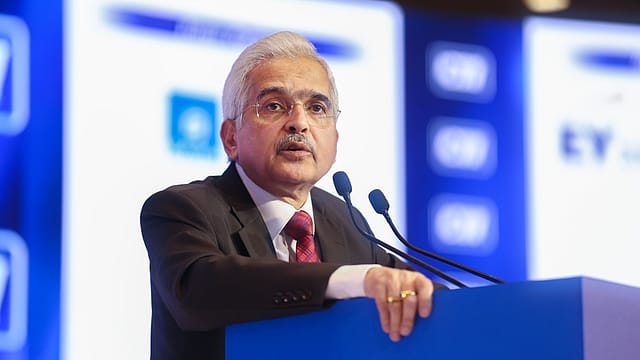 Governance gaps in some banks may make banking sector volatile: Shaktikanta Das Governance gaps in some banks may make banking sector volatile: Shaktikanta Das