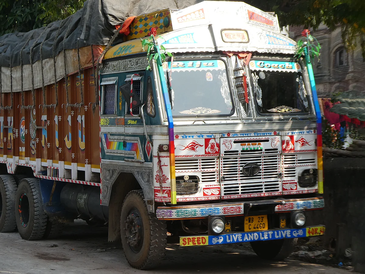 Truck drivers in India drive for 14 to 16 hours a day, says Gadkari