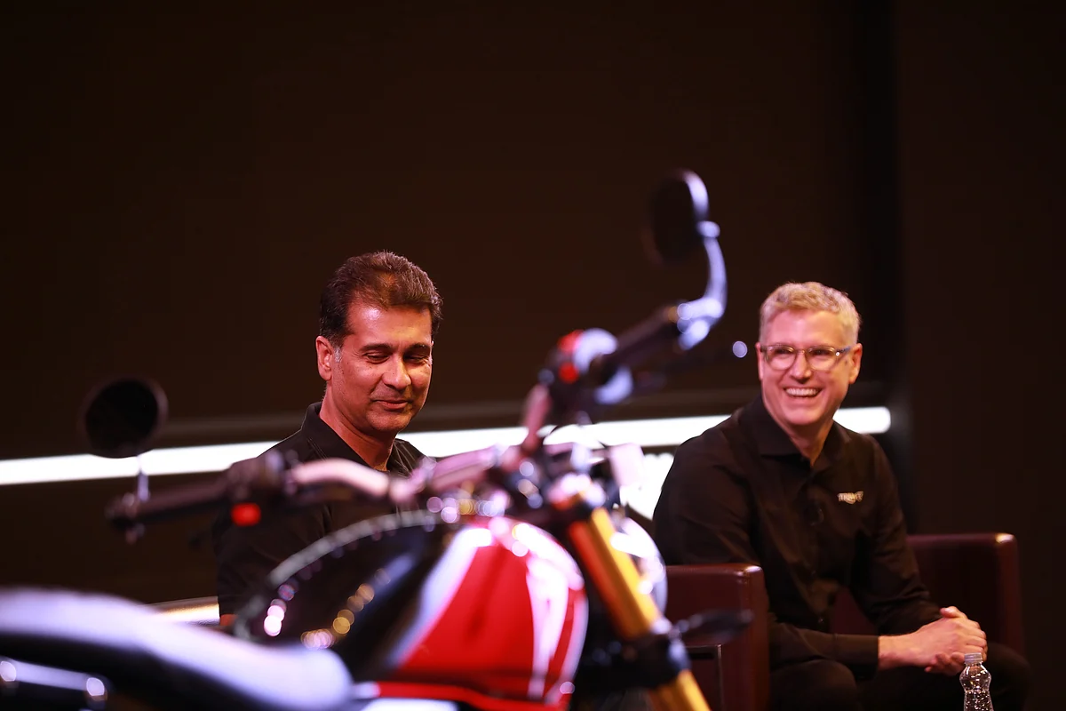 Left to Right: Rajiv Bajaj and Nick Bloor with Speed 400