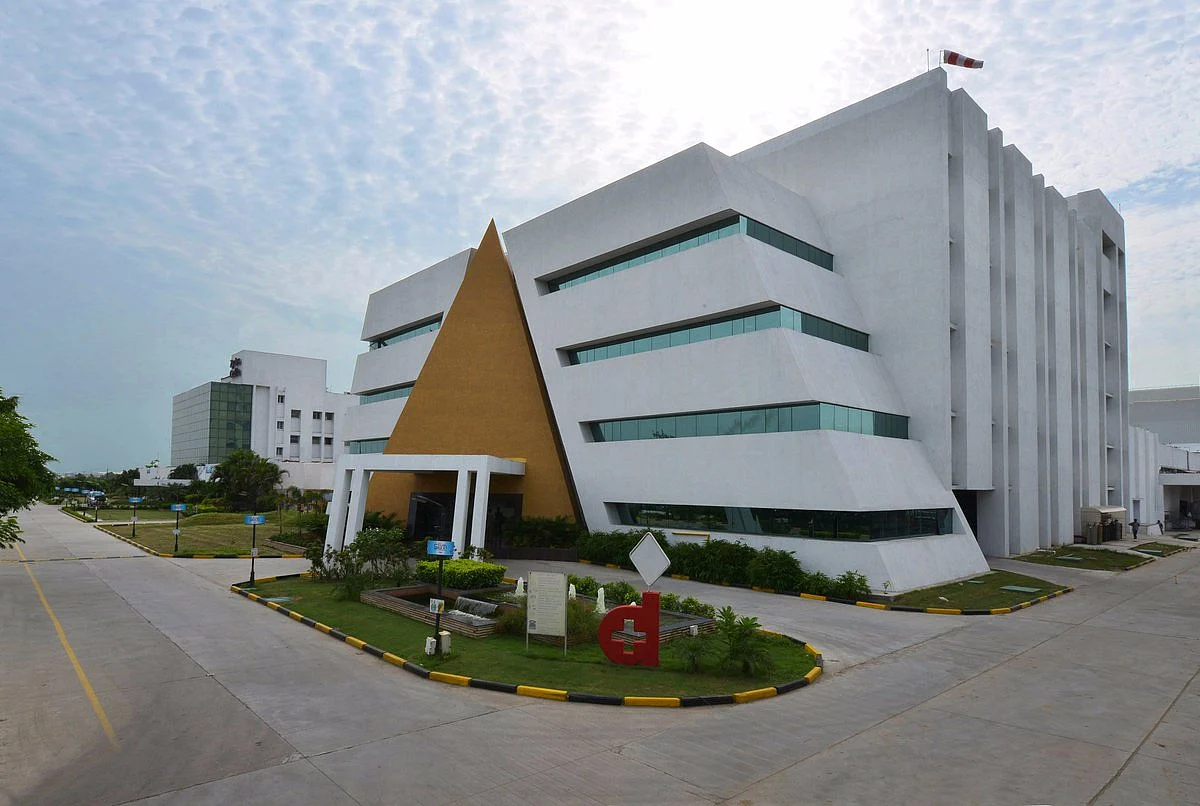 Zydus Lifesciences  shares rise 5.5% to hit a fresh 52-week high of ₹656.50 on the BSE