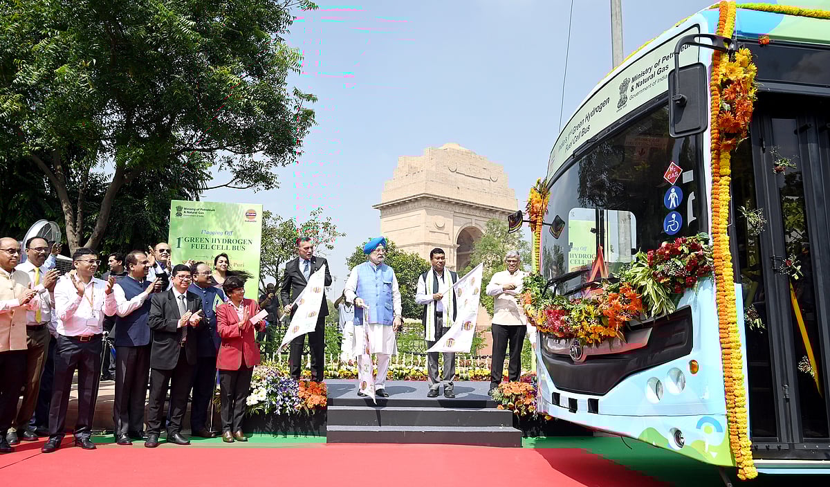 Tata Motors delivers India's first hydrogen fuel cell buses to Indian Oil