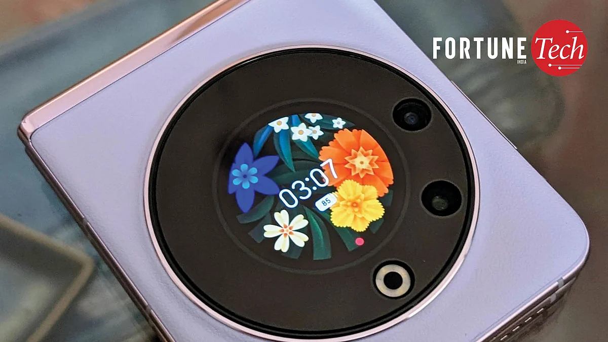 The company that has brought a flippable phone to the mid-range segment is Shenzhen-based Tecno Mobiles