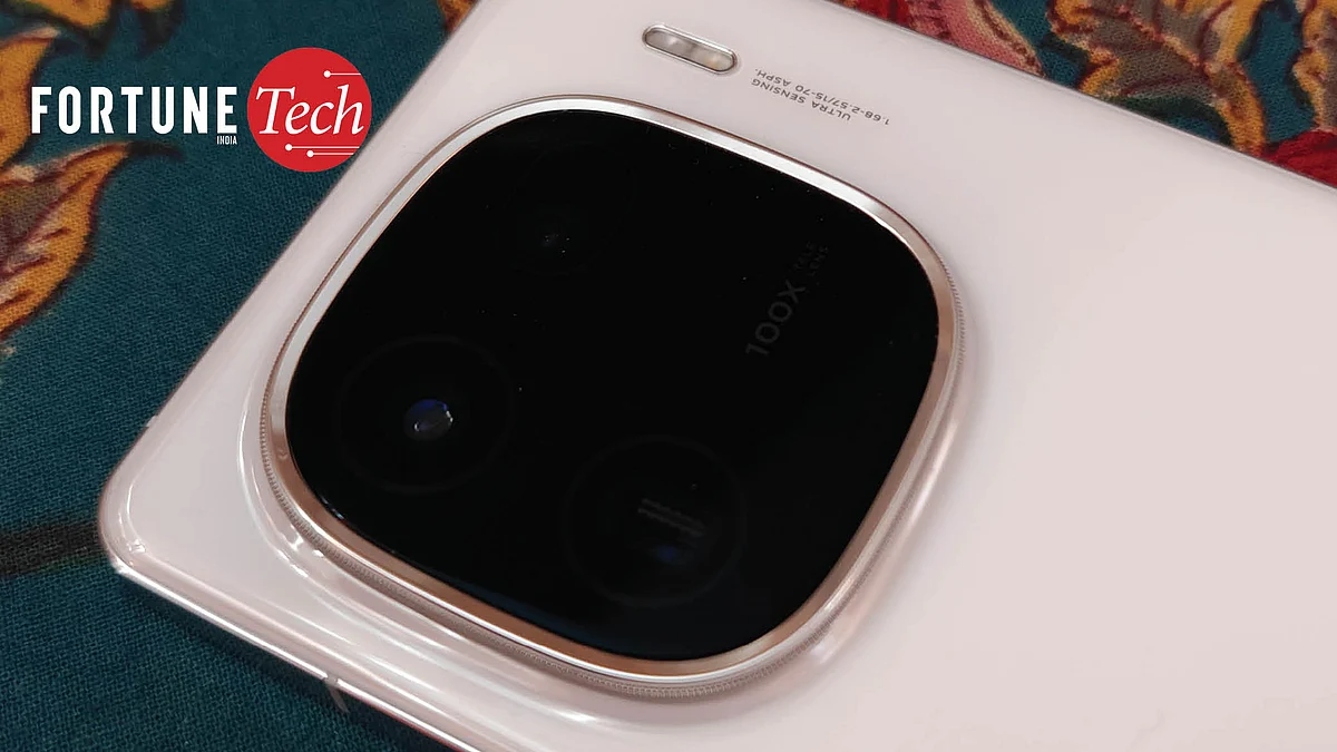 This smartphone is about to compete with the upcoming OnePlus 12. 