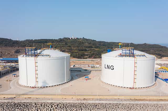 India signs 20-year natural gas deal with Qatar