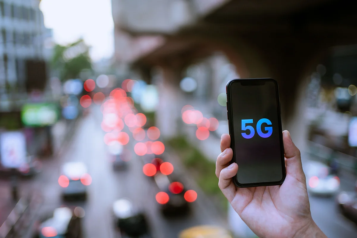 There are a total of 10.5 GHz of 5G airwaves being put on sale today. 