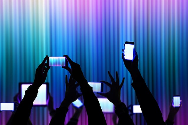 Customs duty cut on mobiles welcome, but not enough to meet $110 bn export target