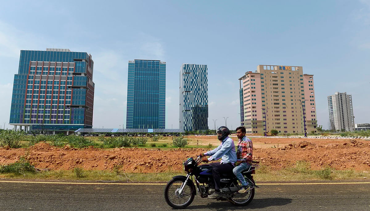 RBI allows resident Indians to open foreign currency accounts in GIFT City