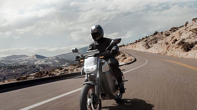 Ola Electric launches Roadster motorcycle starting from ₹74,999; deliveries next year Ola Electric launches Roadster motorcycle starting from ₹74,999; deliveries next year