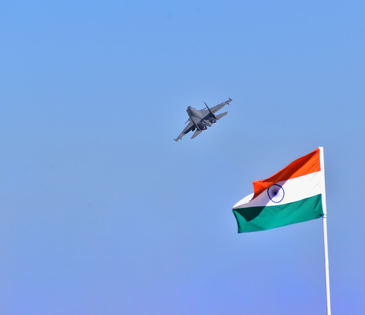 HAL shares jump 5% on ₹26,000 cr order from IAF