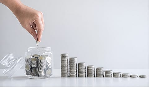 The merchandise trade deficit widened to $83.4 billion during the quarter from $59.3 billion a year earlier as imports jumped to $196.6 billion from $175.8 billion, while exports slipped to $113.1 billion from $116.5 billion.