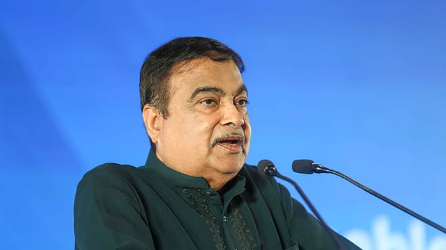 EVs, hybrids to have 8% market share by 2028: Nitin Gadkari EVs, hybrids to have 8% market share by 2028: Nitin Gadkari