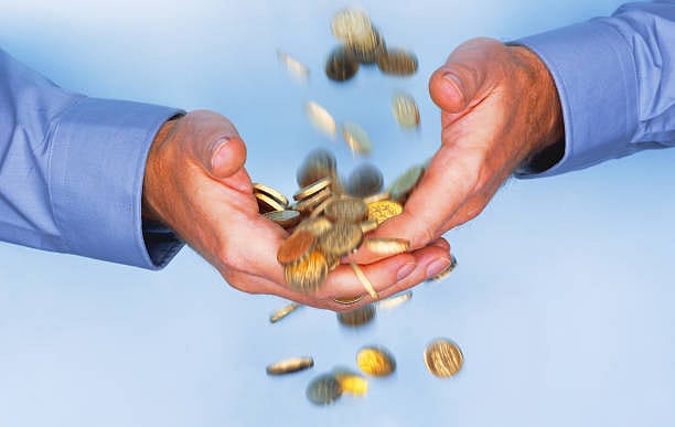 Blinkit, Zepto, Swiggy offer 10-minute gold coin delivery on Dhanteras