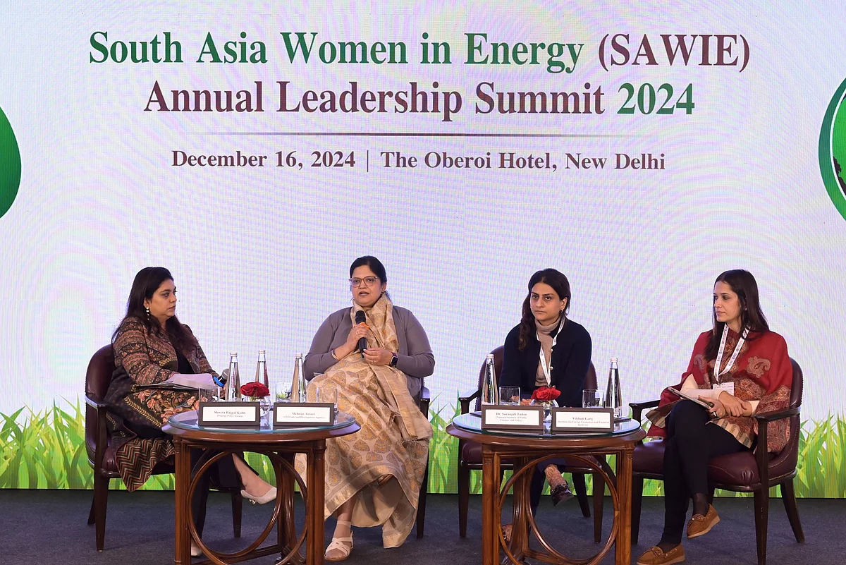 Shweta R Kohli (left), president & CEO, Startup Policy Forum, with other panellists at a session on ‘financing women-led energy ventures’ at the SAWIE Summit 2024.
