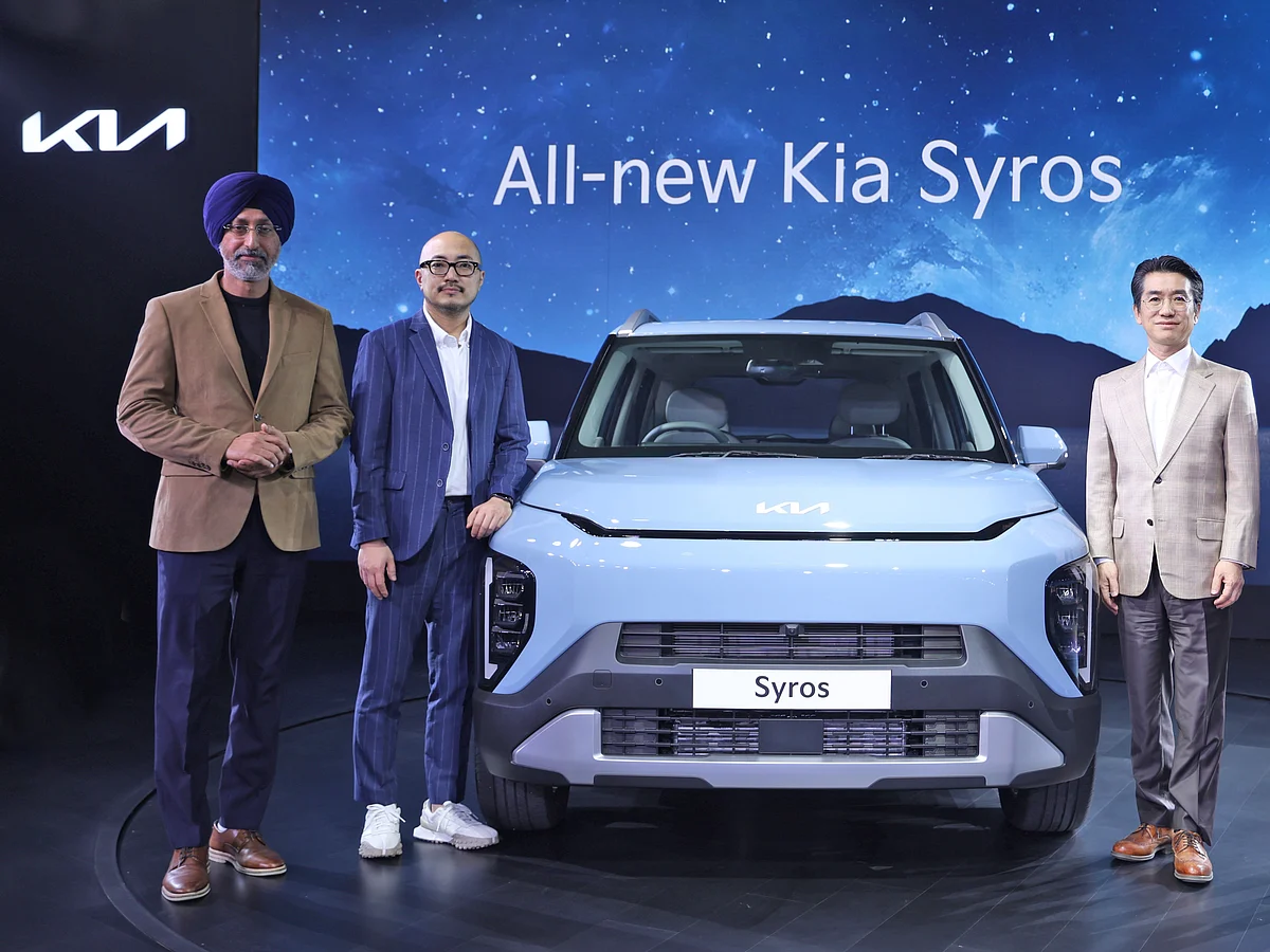 Hardeep Singh Brar (extreme left), senior vice-president and head of sales and marketing, Kia India.