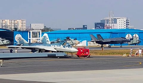 Su-57 from Russia versus U.S.' F-35 Lightning II, in the same air strip together.