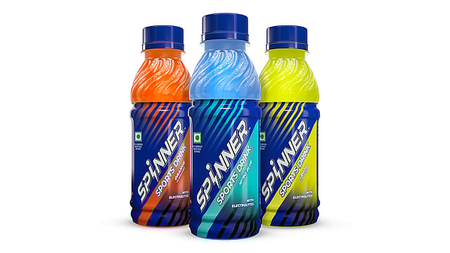 Reliance launches Spinner, a sports drink with cricket icon Muralitharan