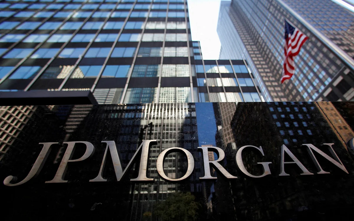 JPMorgan Chase employees push back against strict RTO policy.