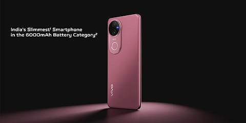 For photography, the device features a 50MP primary camera with OIS and a 50MP ultra-wide sensor at the back.