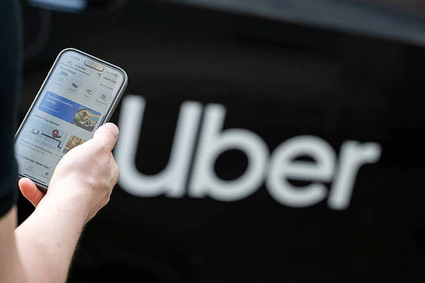 A notification on the app announced this major shift, embracing cash transactions in an increasingly digital world.