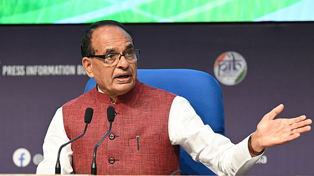 Shivraj Singh Chouhan hits out at Air India for charging full amount for broken seat Shivraj Singh Chouhan hits out at Air India for charging full amount for broken seat