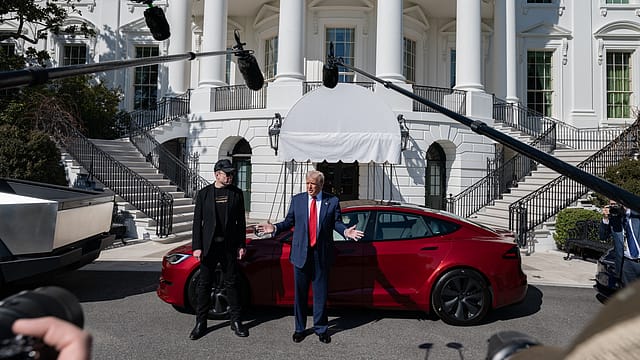 Elon Musk helps Donald Trump pick $80,000 Tesla Model S Elon Musk helps Donald Trump pick $80,000 Tesla Model S