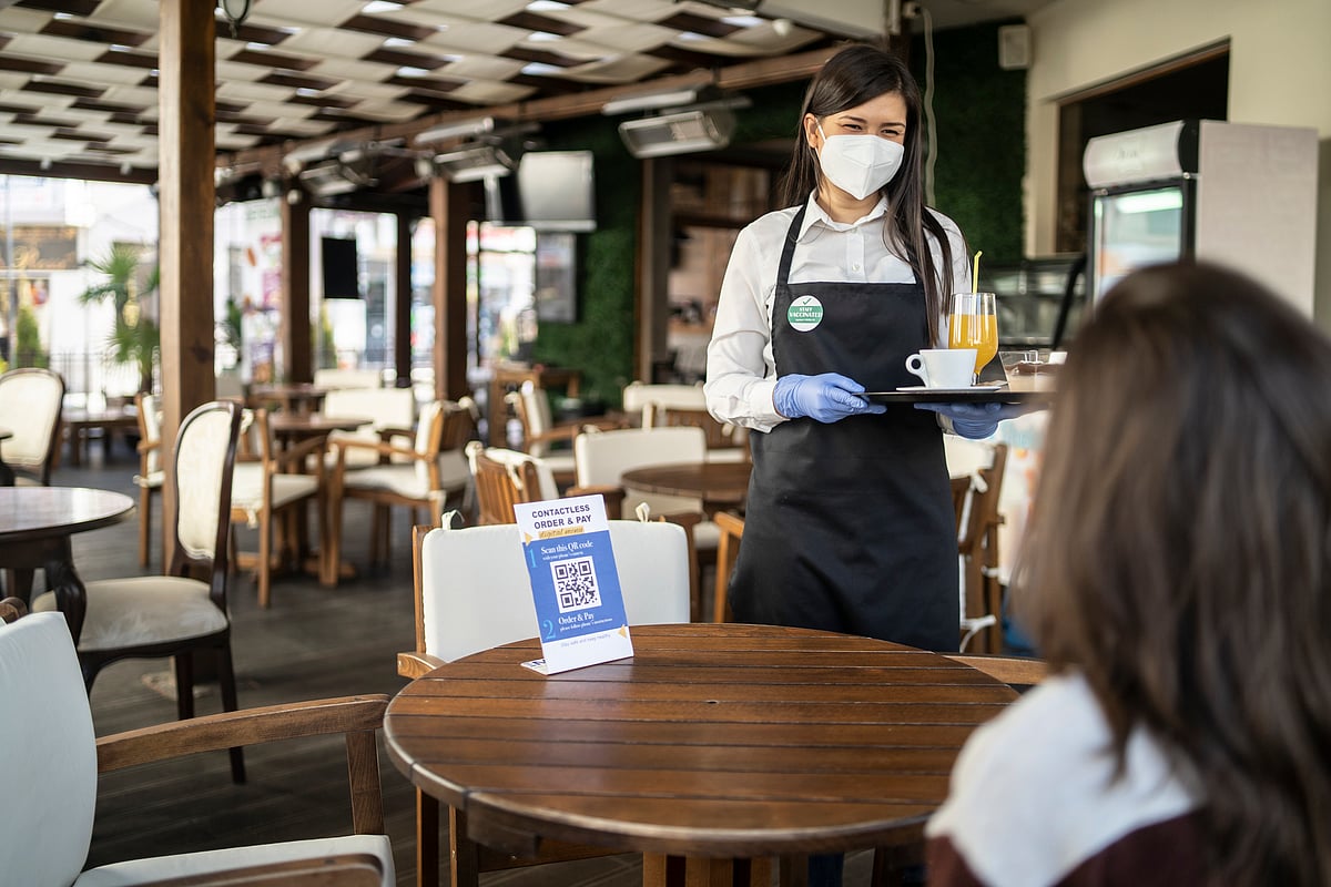 Restaurants can’t force customers to pay service charge: Delhi High Court