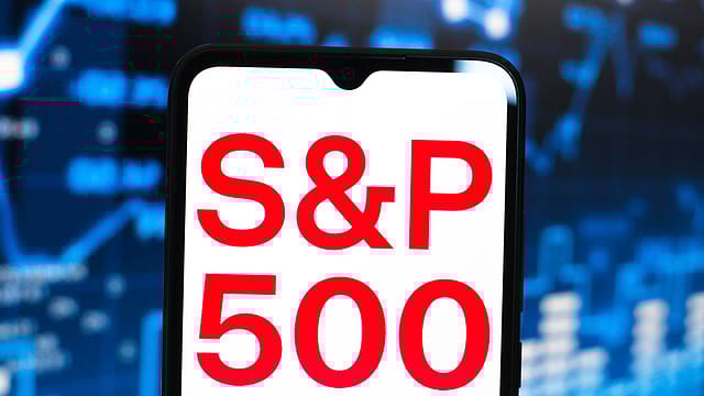 US markets tumble as China turns up the heat on US US markets tumble as China turns up the heat on US