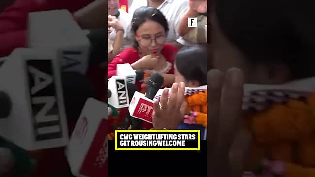 CWG Weightlifting Stars Get Rousing Welcome