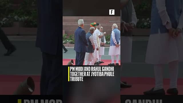 PM Modi and Rahul Gandhi together at Jyotiba Phule tribute