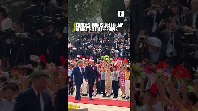 Chinese Students Greet Trump at Great Hall of the People
